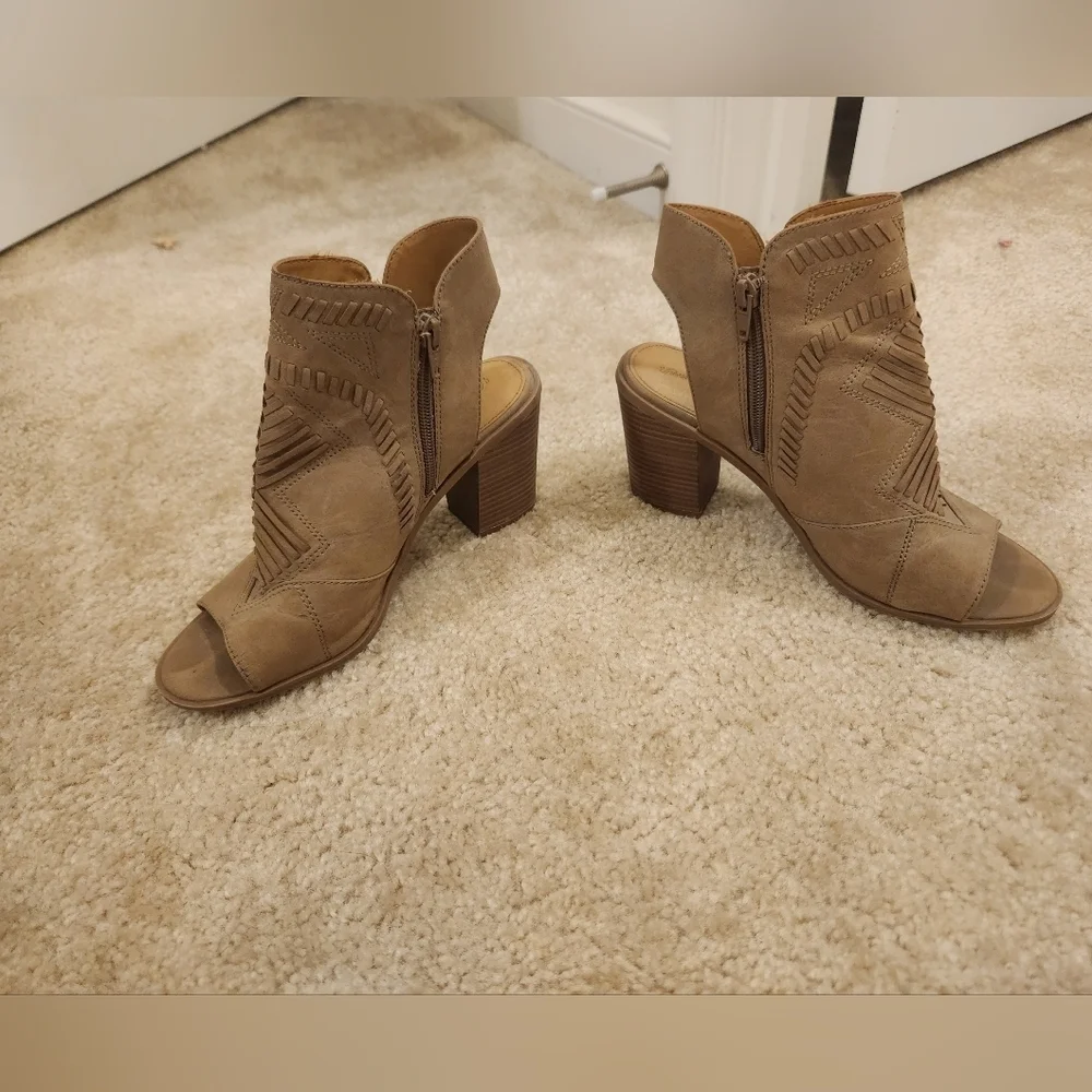 Universal Thread Edwina Open Toe Block Heel‎ Booties Taupe Tan Women's Size 8.5
